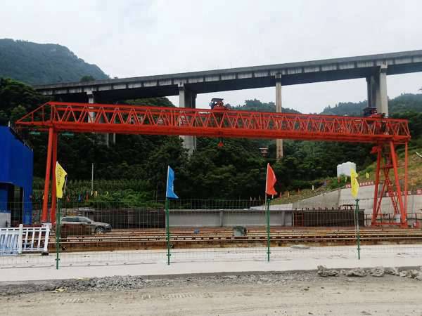 龍門(mén)吊生產(chǎn)廠家